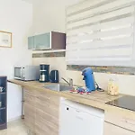 Beau 2 Pièces Emplacement N 1 Proche De La Appartamento Fréjus