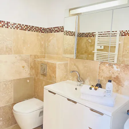 Διαμέρισμα Beau 2 Pieces Emplacement N 1 Proche De La