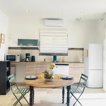 Beau 2 Pieces Emplacement N 1 Proche De La